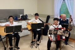 Dom_Seniora_Bryza_Retr_Band_01_20201