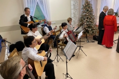 Dom_Seniora_Bryza_Retr_Band_01_202010